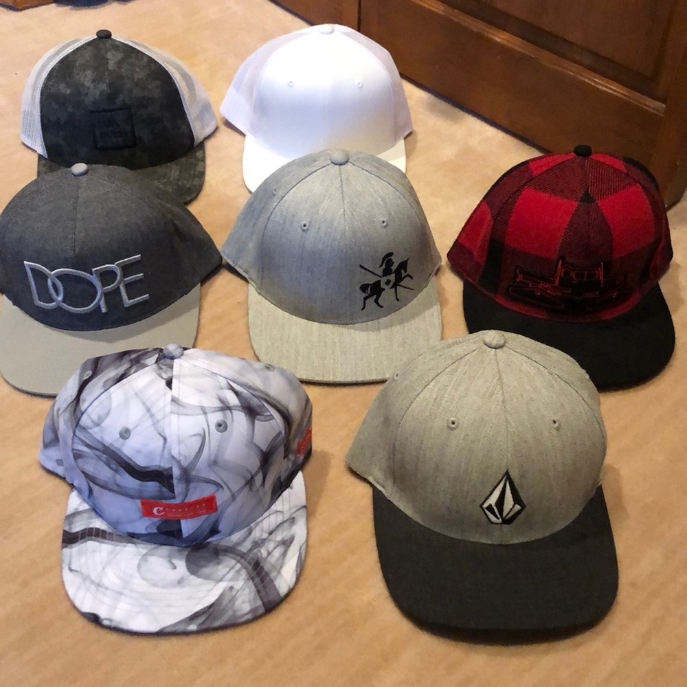 Seven Adjustable Flat Bills